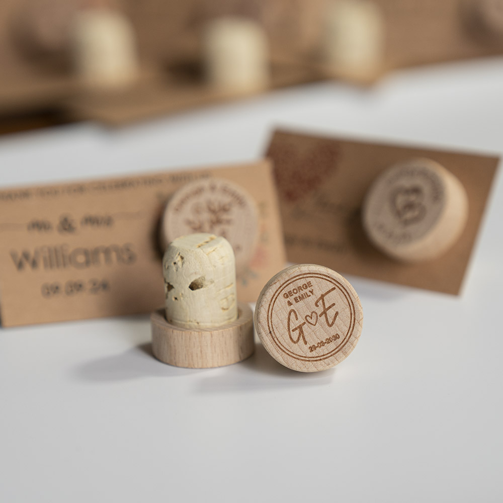 Personalized Gift Wine Bottle  – Wedding Supply List Bewertung und Preis