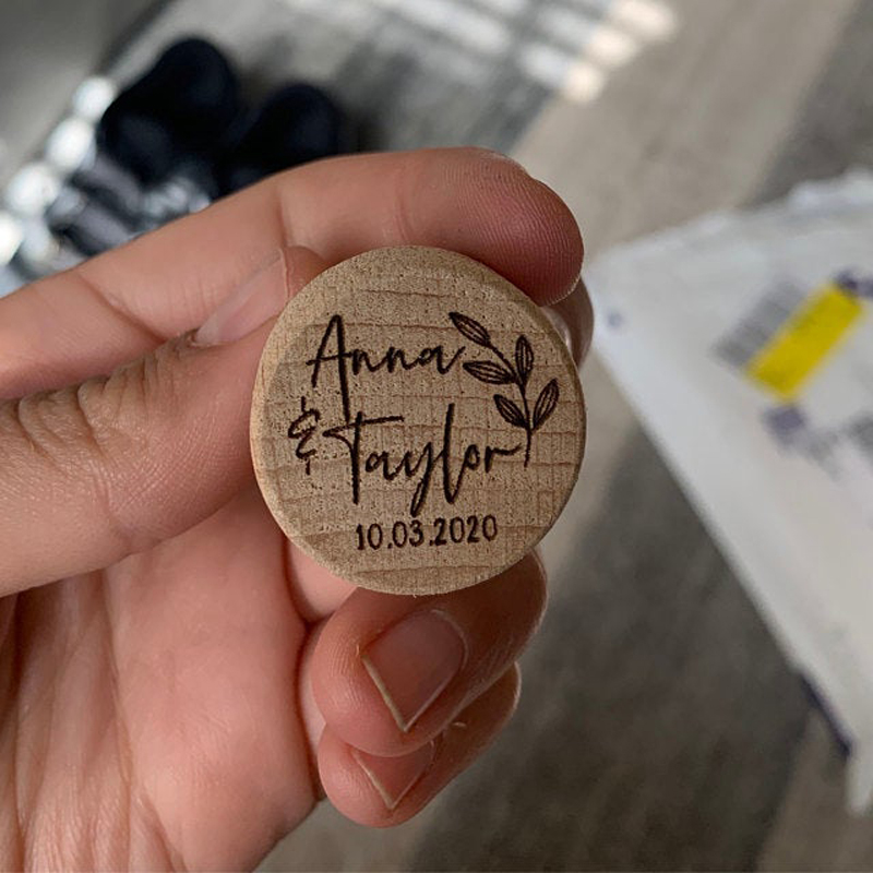 Customized Wood Wine Stopper W – Wedding Supply List Bewertung und Preis